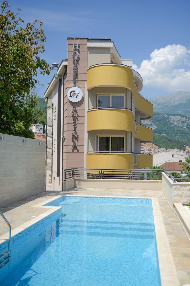 Hotel Atina
