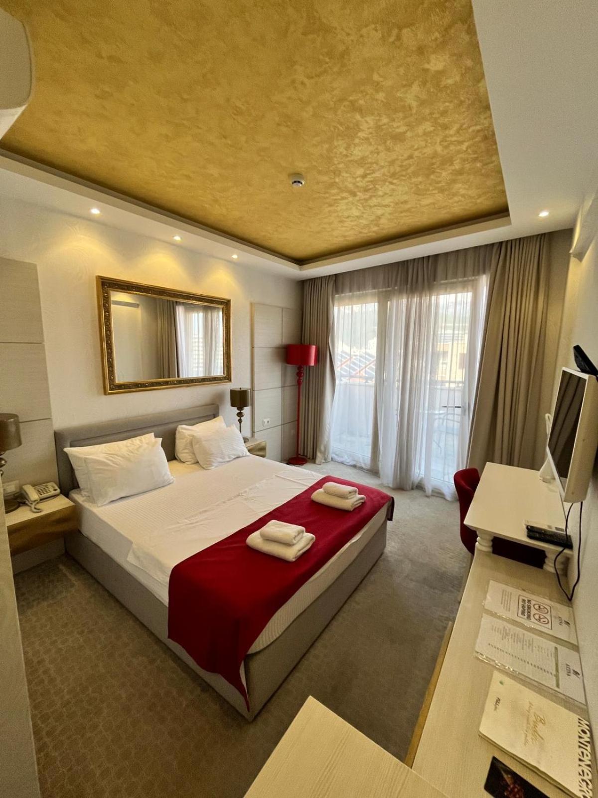 Atina Hotel