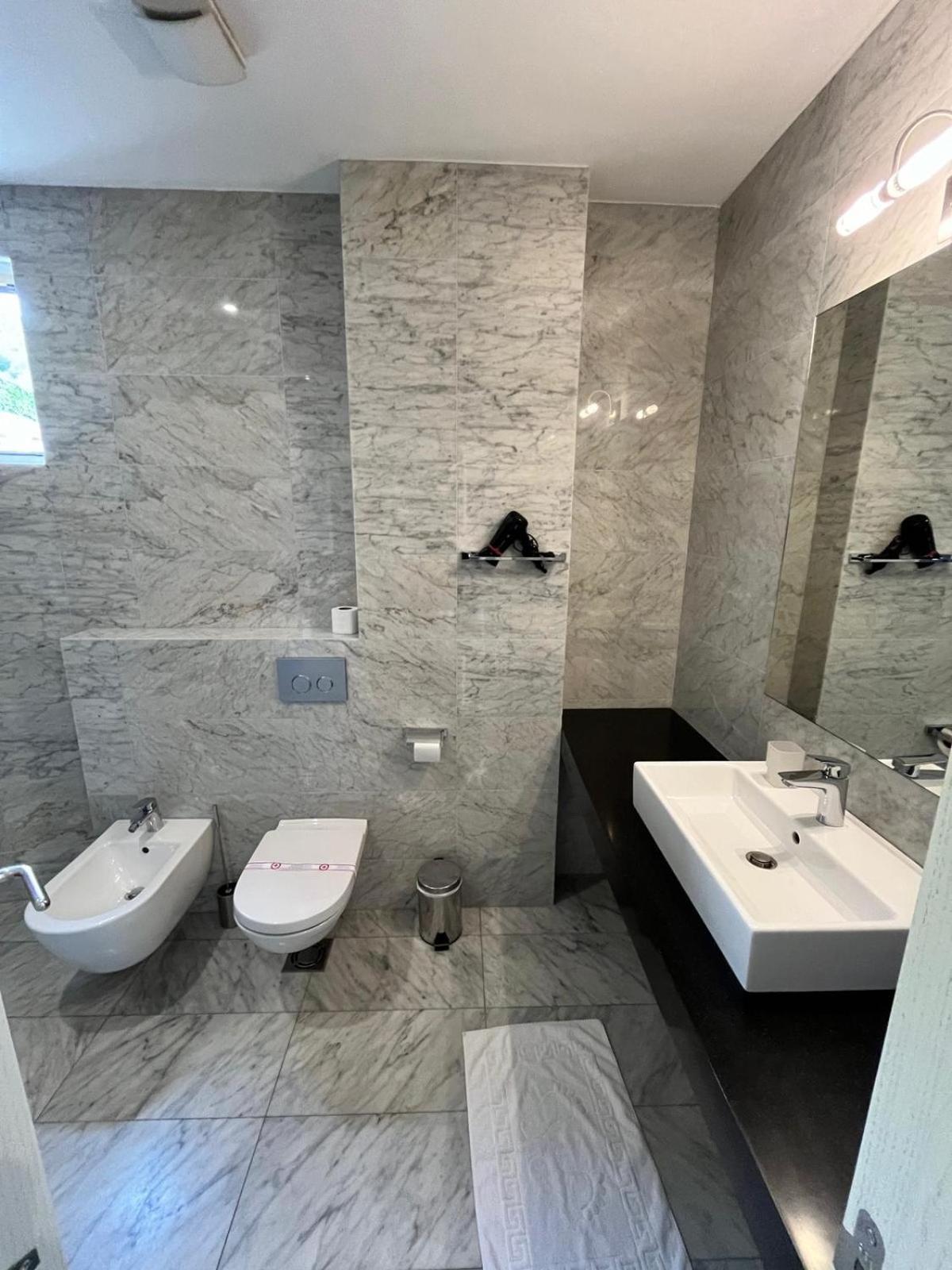 Hotel Atina 4*
