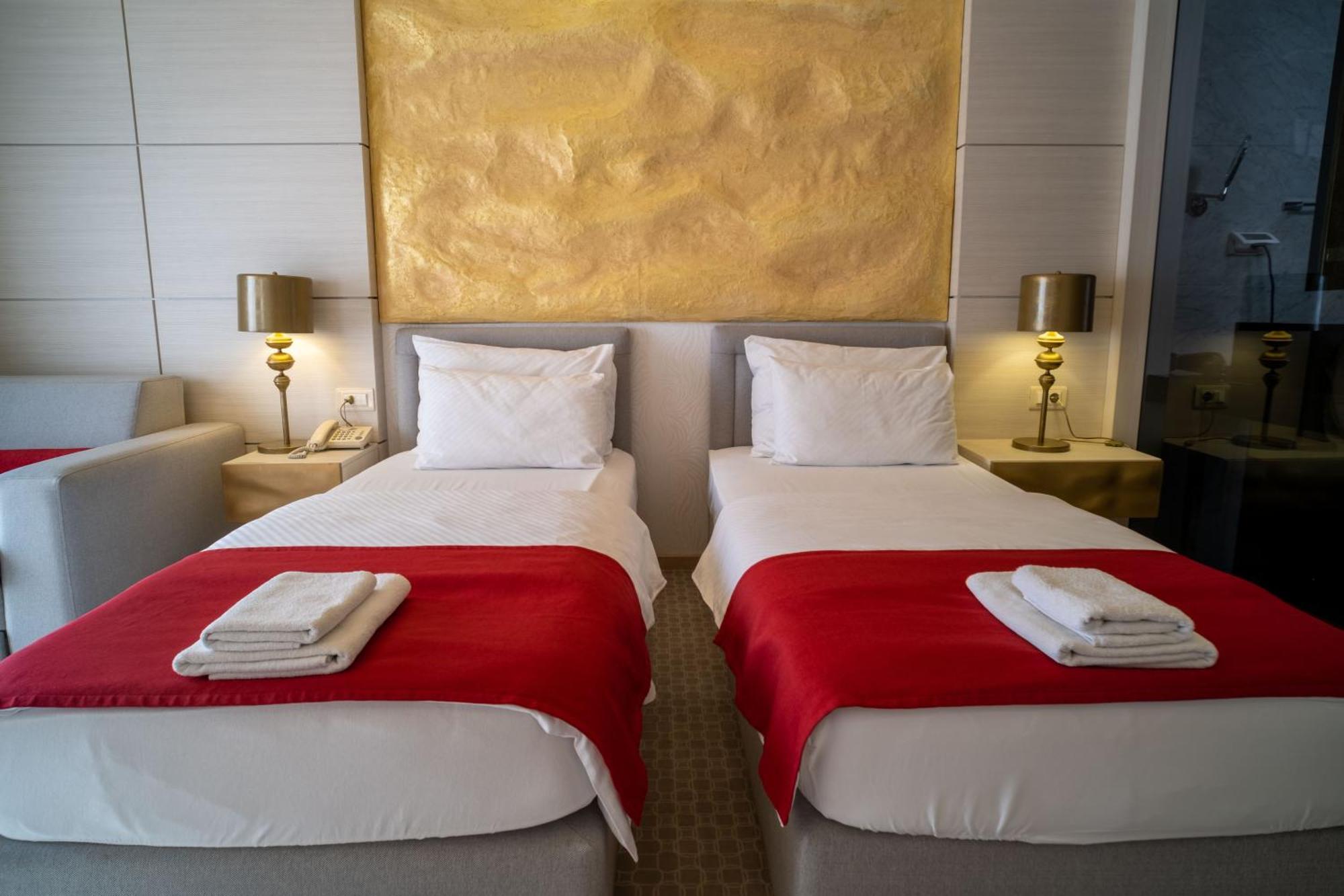 Hotel Atina 4*